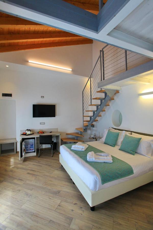 Hotel Ponti อันเจรา ภายนอก รูปภาพ