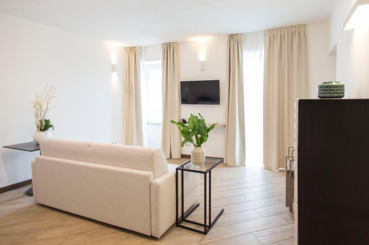 Hotel Ponti อันเจรา ภายนอก รูปภาพ