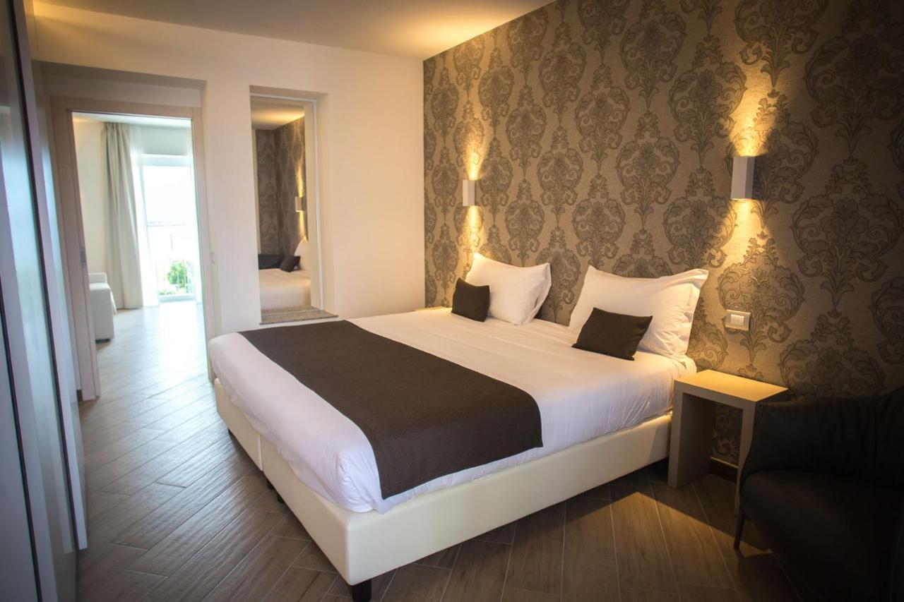 Hotel Ponti อันเจรา ภายนอก รูปภาพ