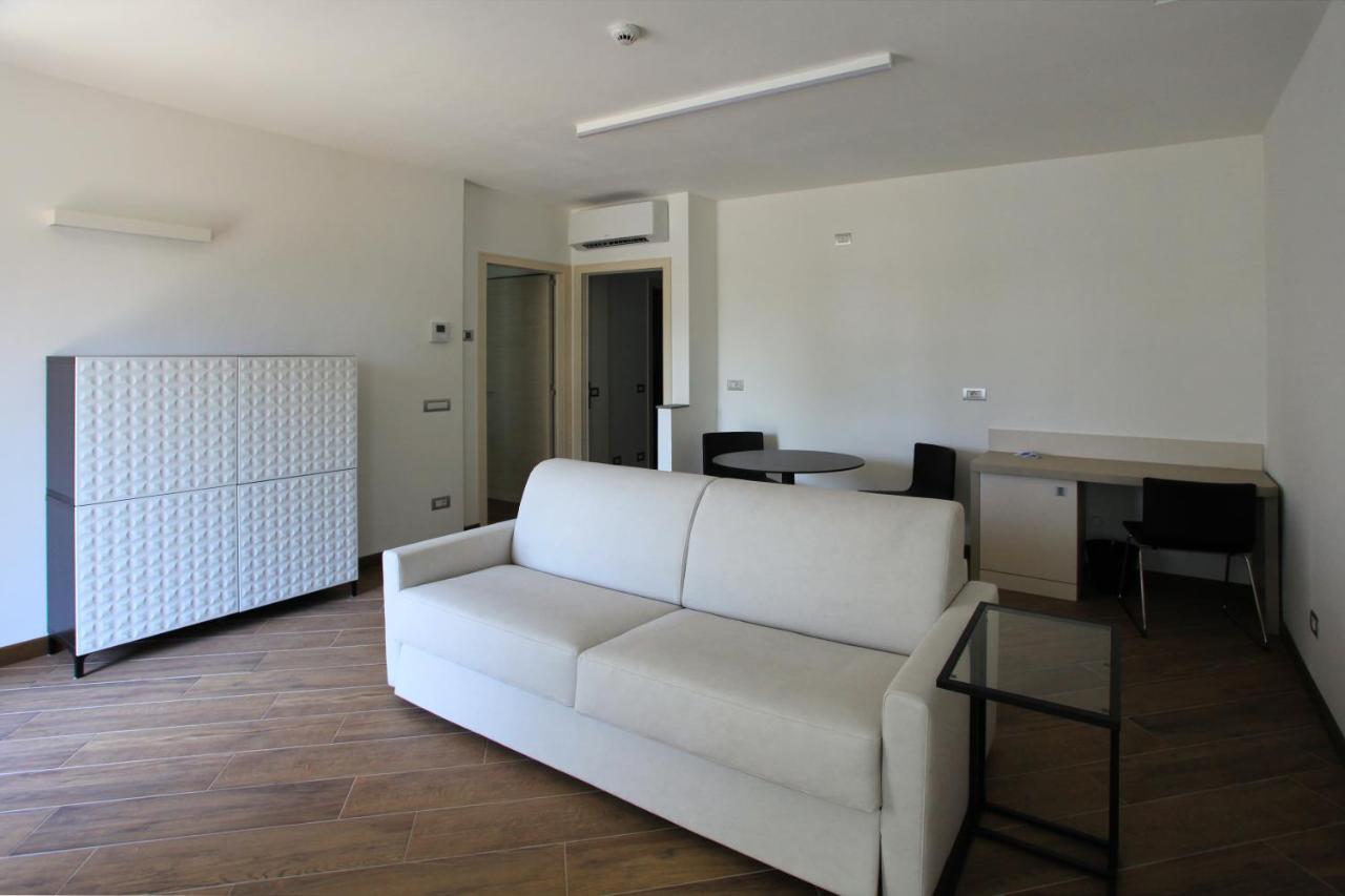 Hotel Ponti อันเจรา ภายนอก รูปภาพ