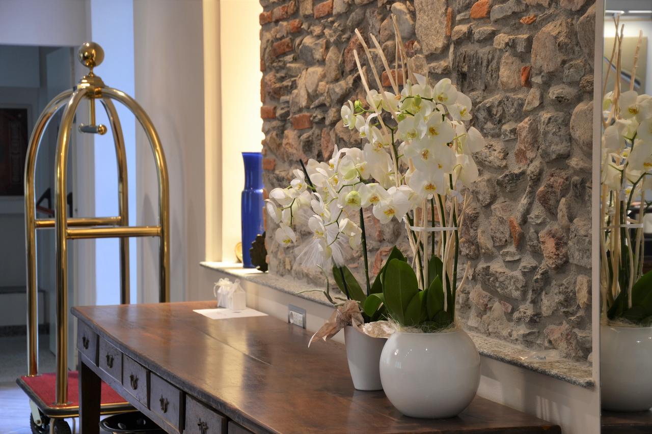 Hotel Ponti อันเจรา ภายนอก รูปภาพ