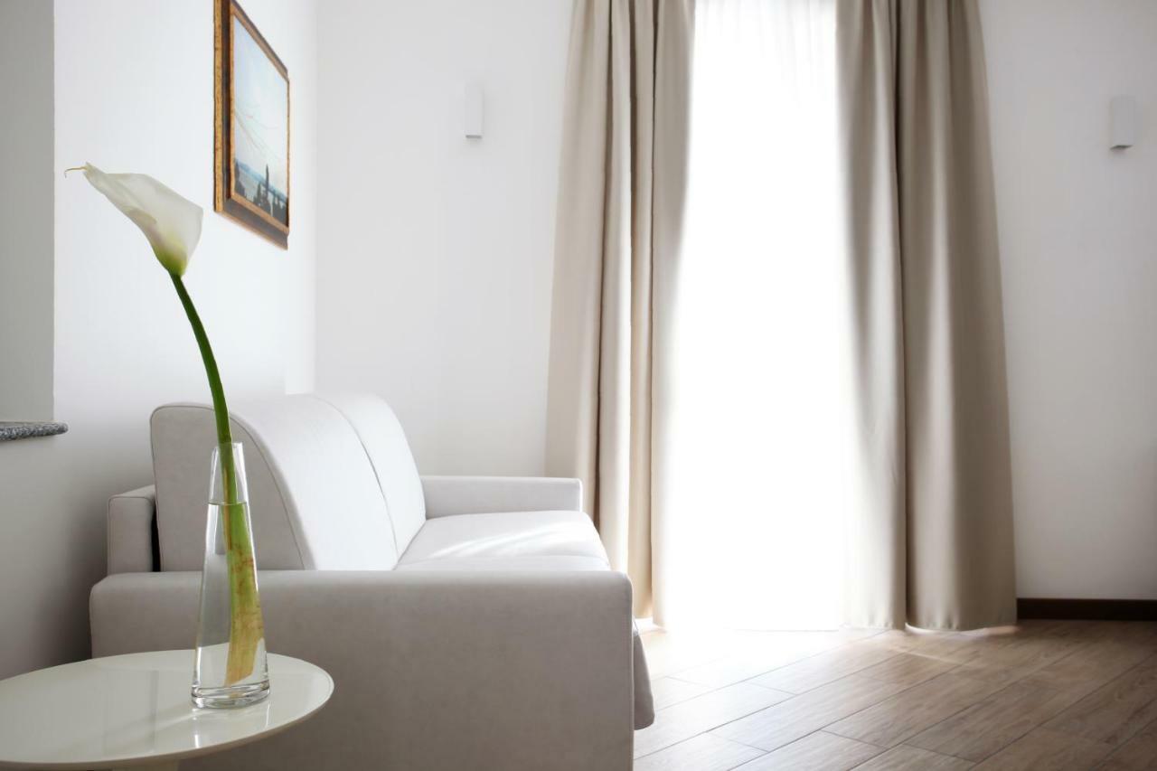 Hotel Ponti อันเจรา ภายนอก รูปภาพ